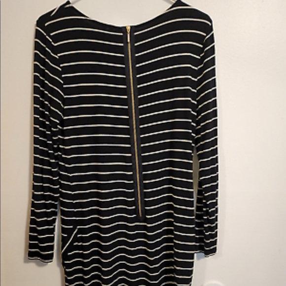 Black and white striped dress with gold zipper - Picture 2 of 5